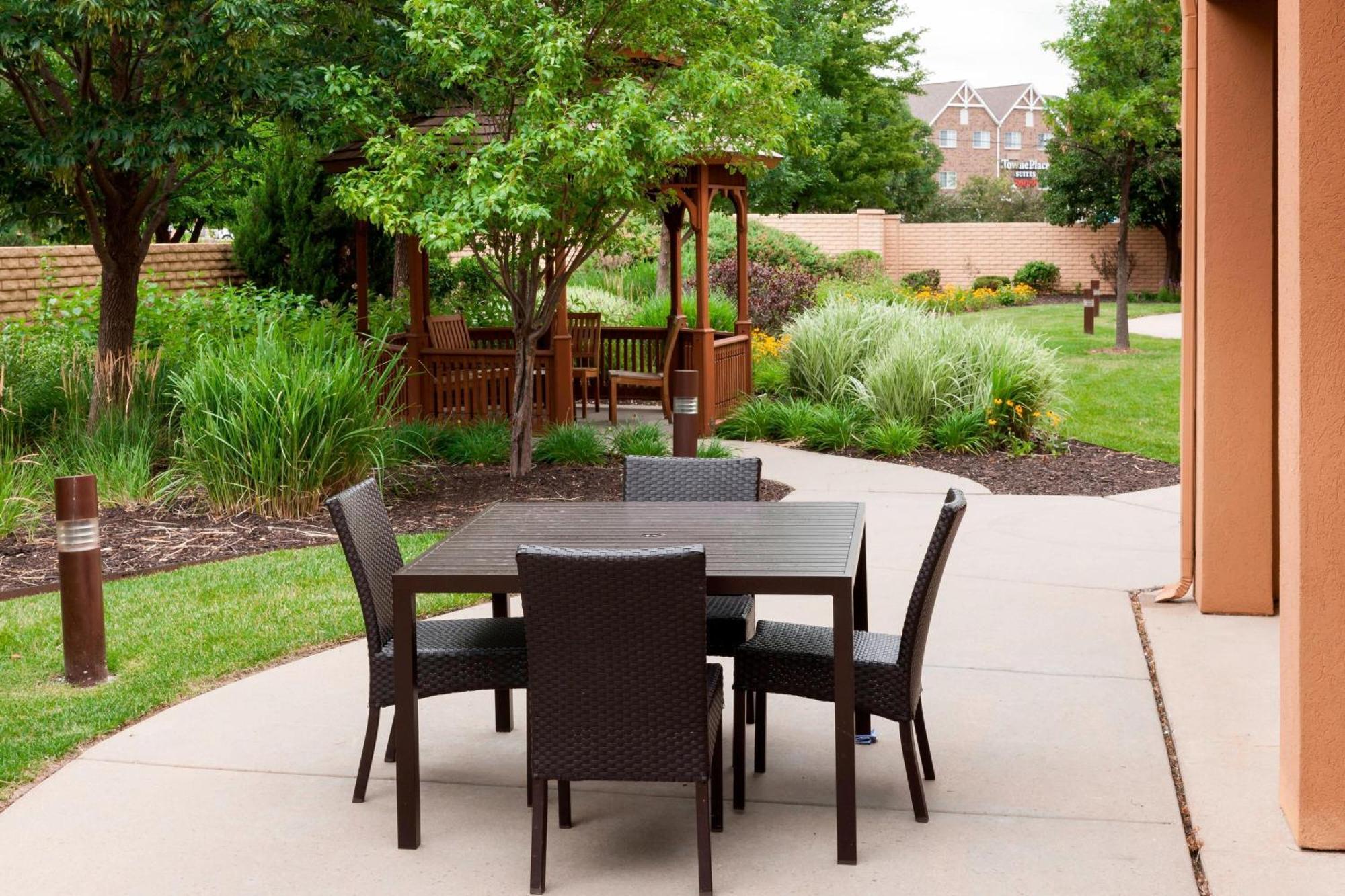 Courtyard By Marriott Wichita East Otel Dış mekan fotoğraf