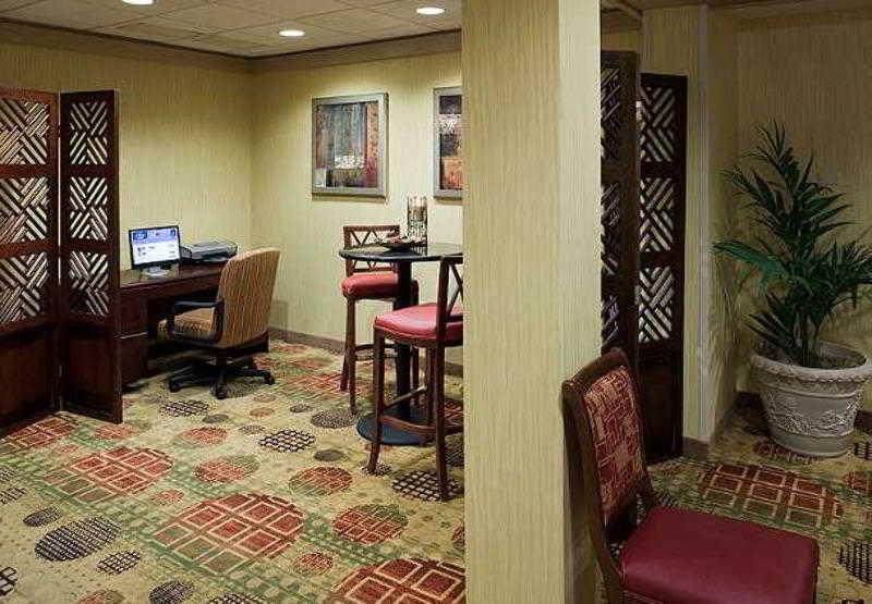 Courtyard By Marriott Wichita East Otel Dış mekan fotoğraf